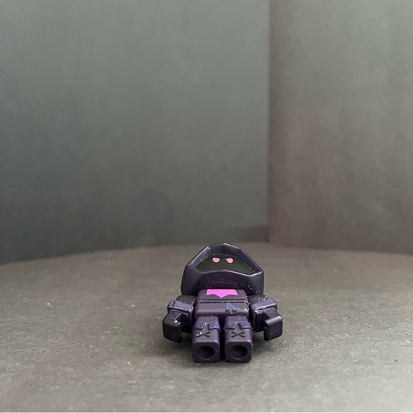 Roblox Sharkbyte Studios Gem Enchanter Figure Series 7 - Picture 3 of 3